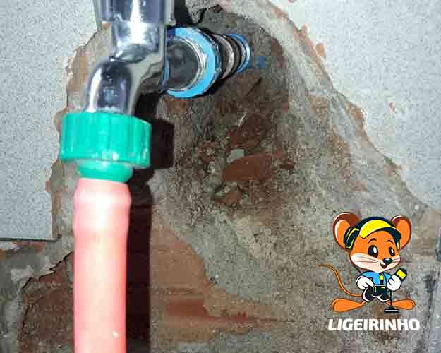 Serviço profissional de infiltração de agua conta